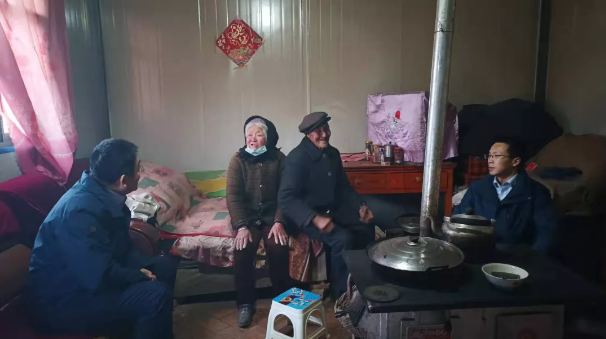 时博官方网站_时博（中国）一站式服务官网
深入帮扶村开展春节慰问(图3)