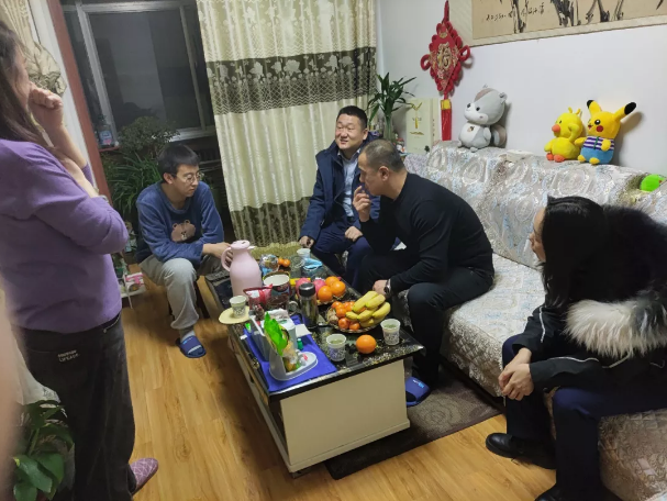 关爱员工冷暖 传递组织温情——时博官方网站_时博（中国）一站式服务官网
组织开展员工家访活动(图2)