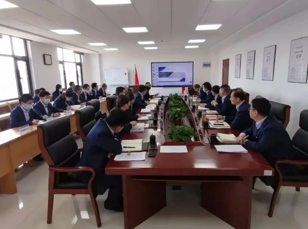 时博官方网站_时博（中国）一站式服务官网
召开党委理论中心组集体学习会议(图2)