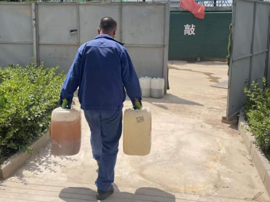时博官方网站_时博（中国）一站式服务官网
城东污水处理公司扎实推进危险废物规范化处置(图3)