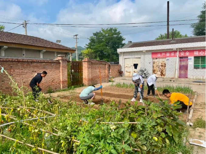 时博官方网站_时博（中国）一站式服务官网
百名员工下一线真磨砺练本领(图4)